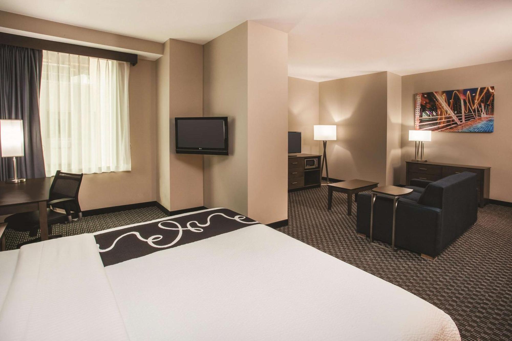 Suite 1 Chambre avec 1 Lit King-Size et Canapé - Non-Fumeurs