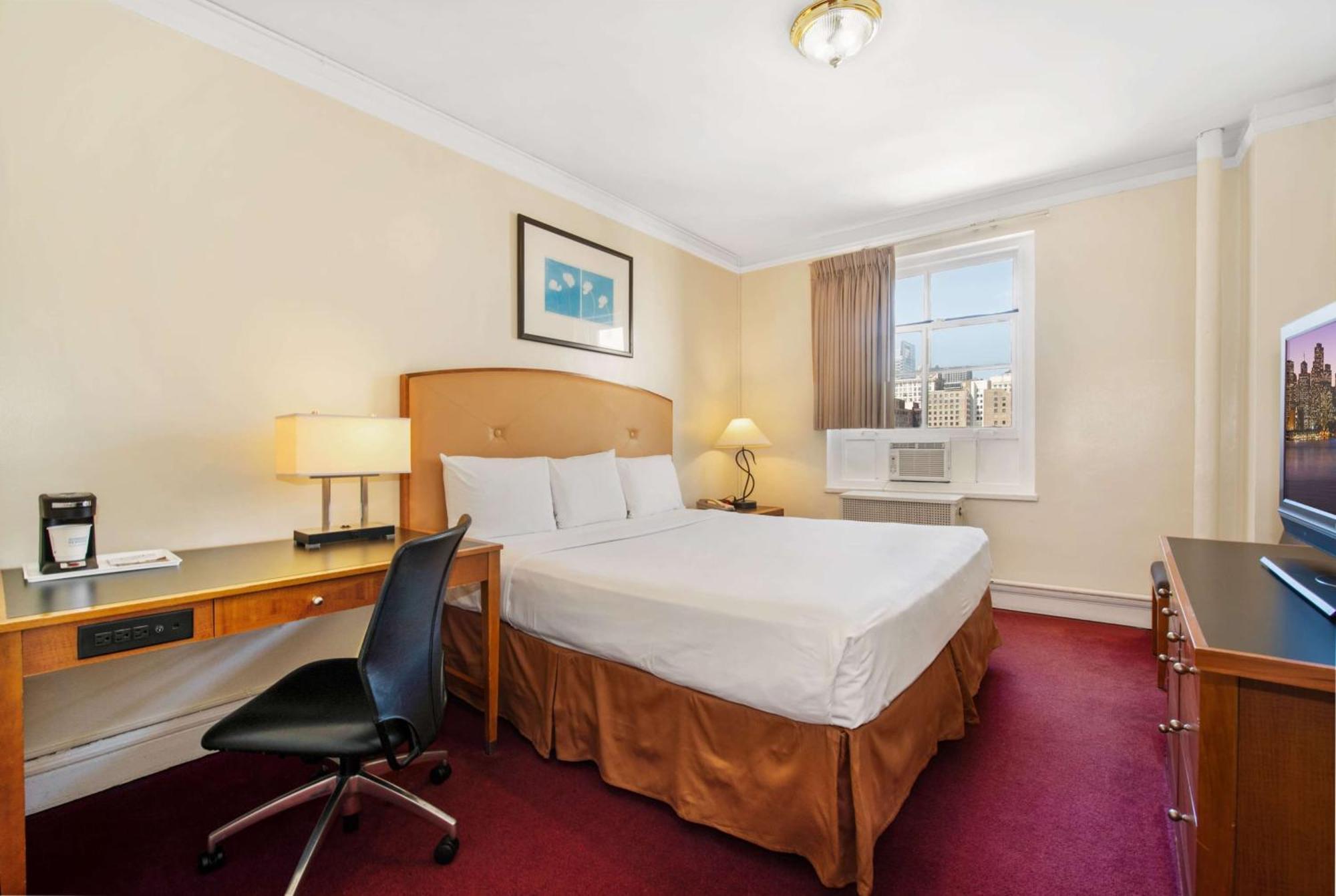 King Room One King Bed Non-Smoking