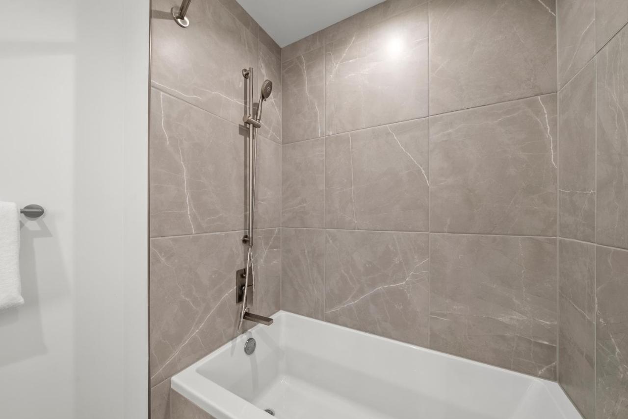 Three-Bedroom Suite,1705236802:JPEG