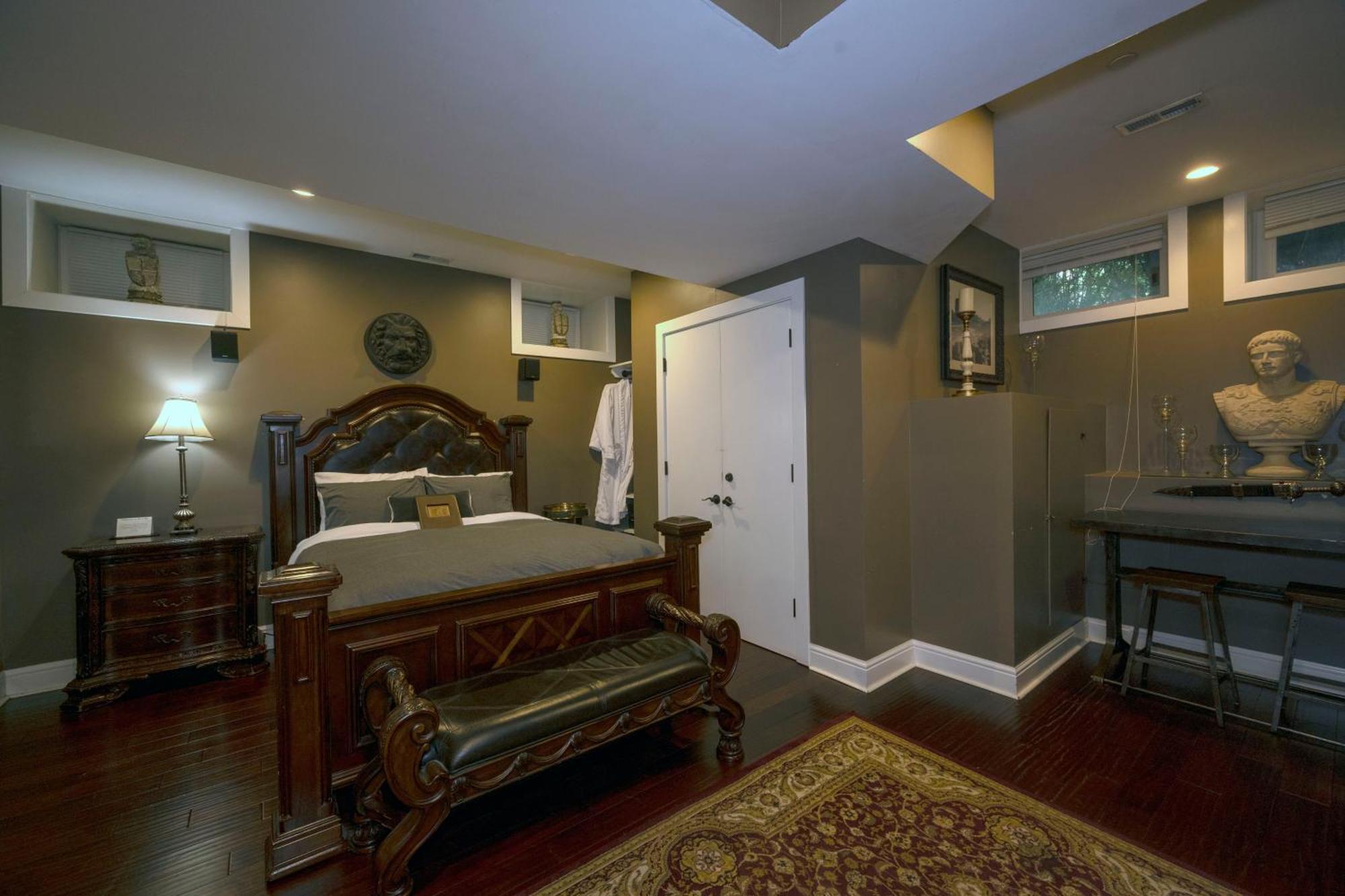 Queen Suite