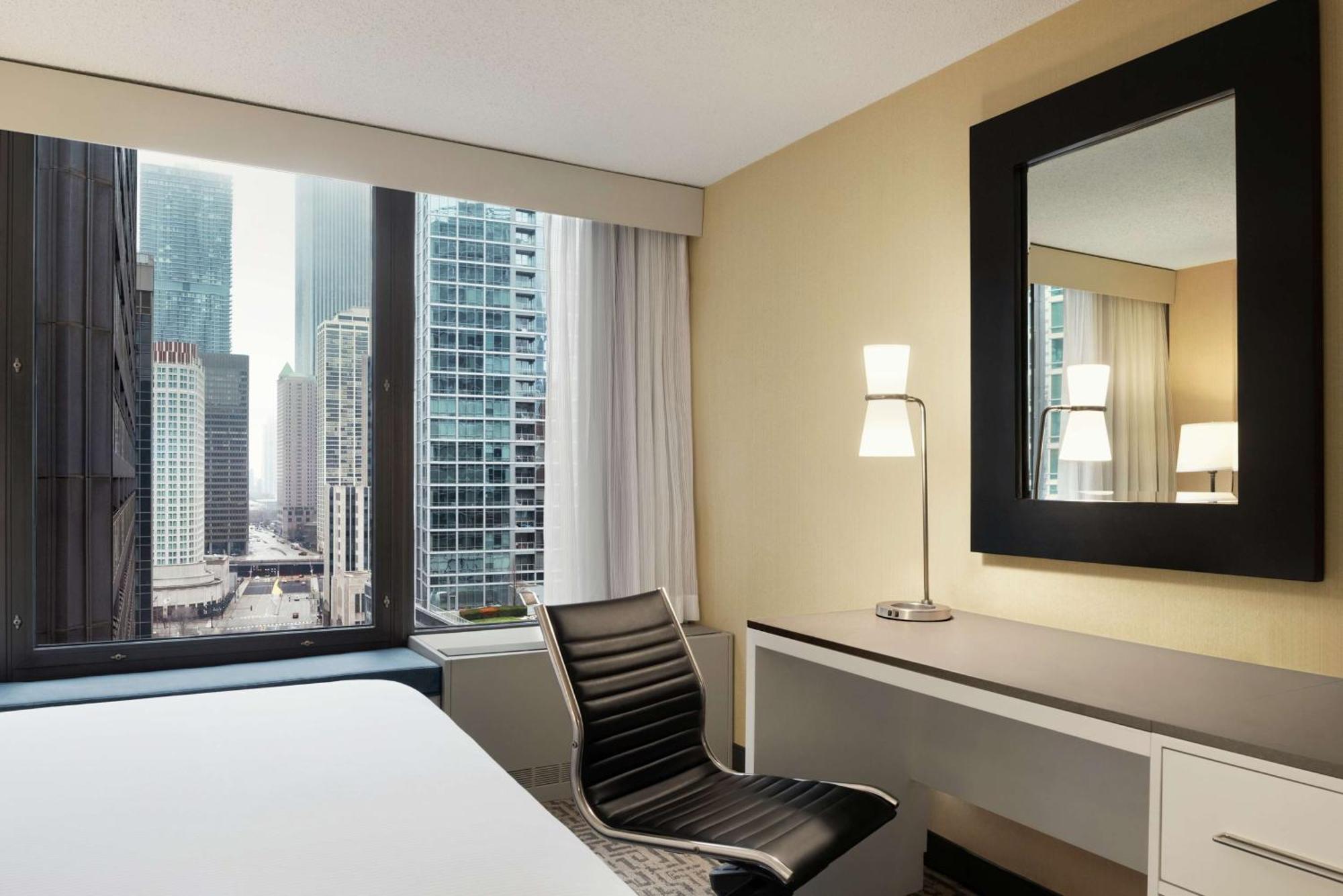 Queen Room Two Queen Beds City View Non-Smoking