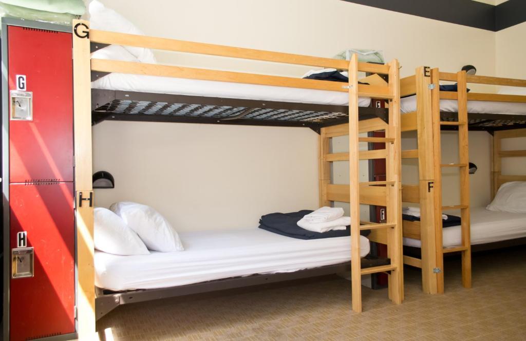 Bed in Women's 8-Bed Dorm Ensuite