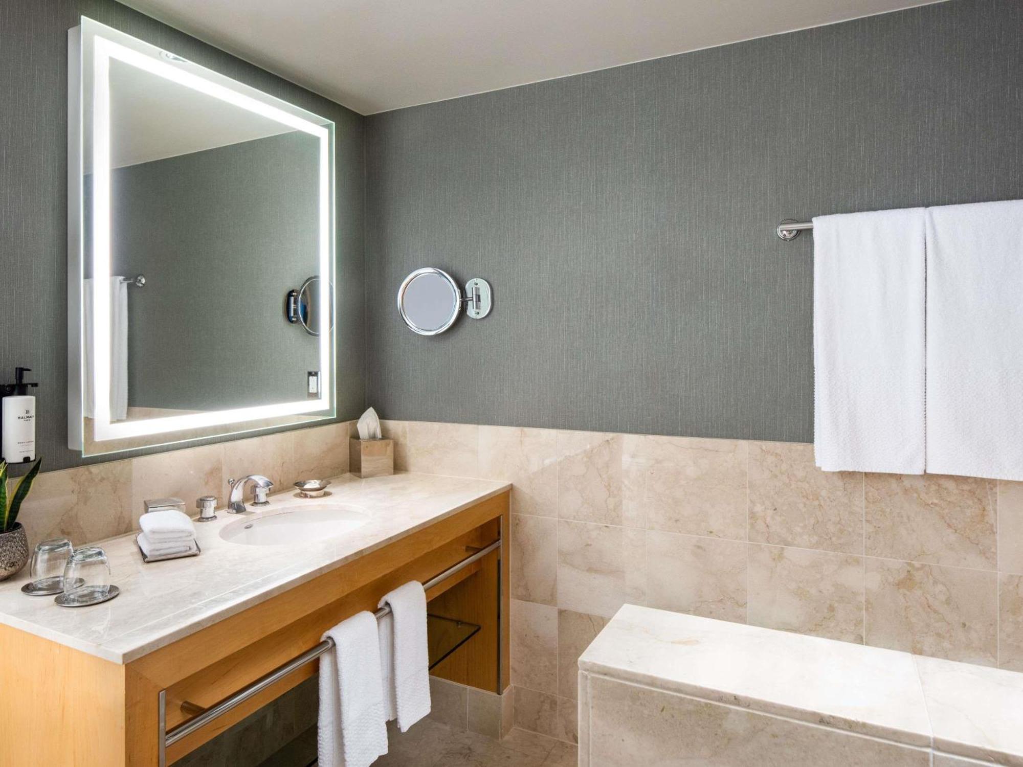 Junior Suite,1730007162:JPEG