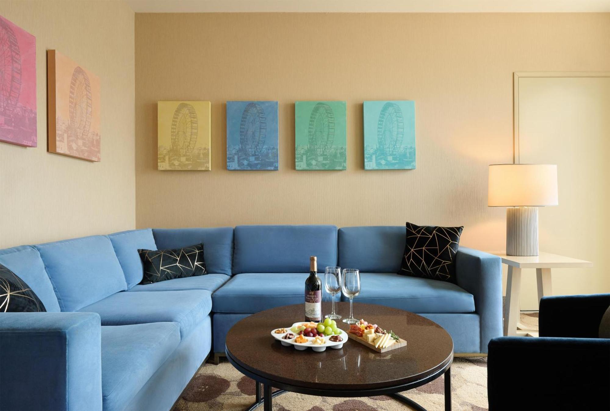 One-Bedroom King Suite with Spa Bath,1730025263:JPEG