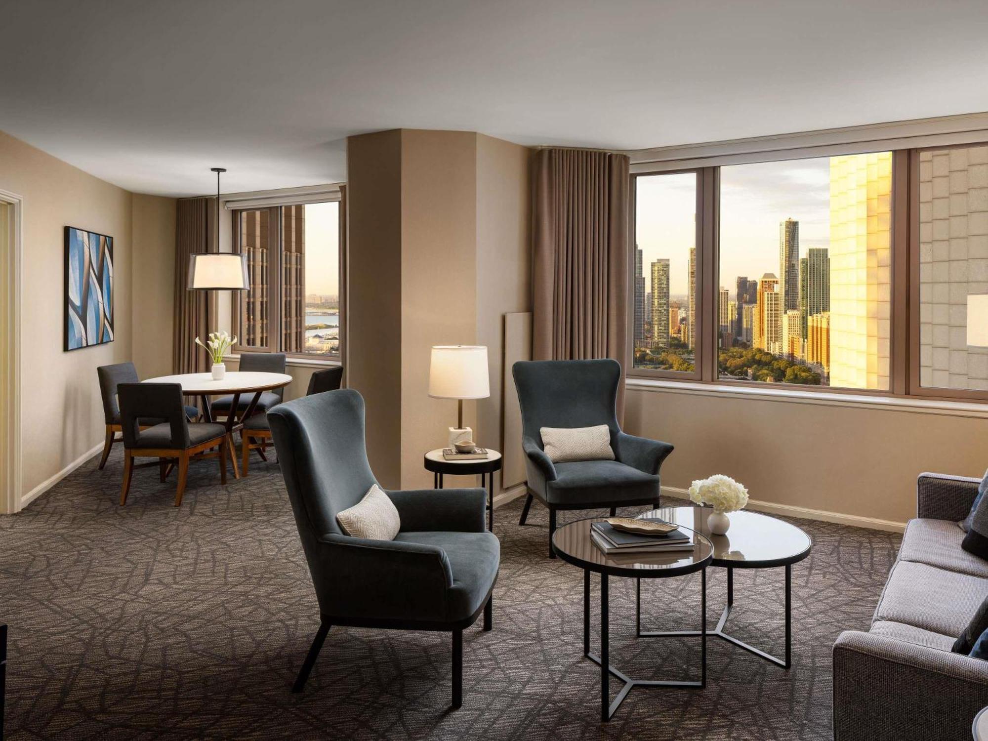 Signature View 1BR STE 1 King