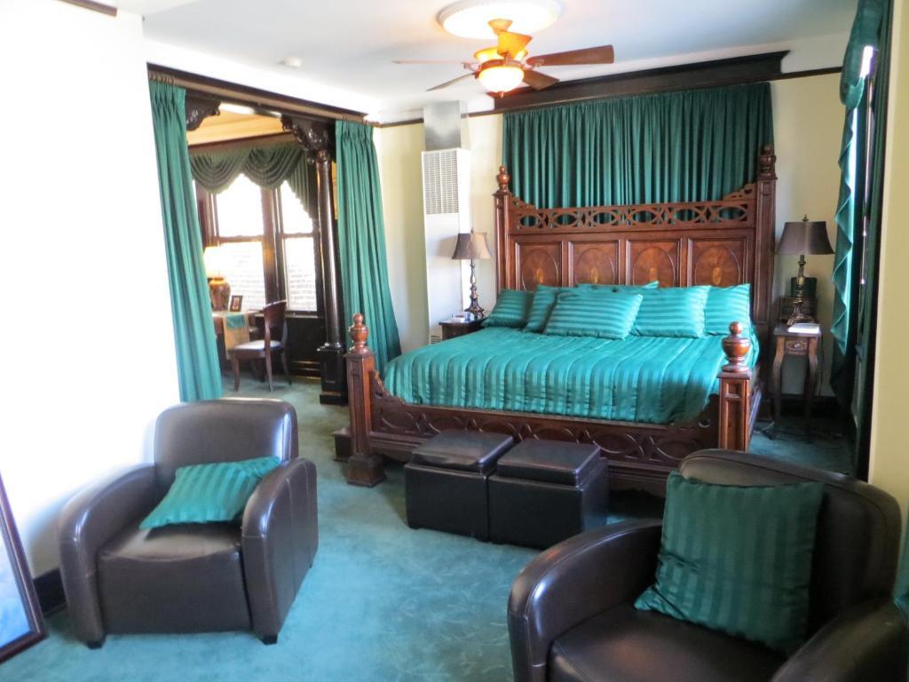 Three-Bedroom Suite