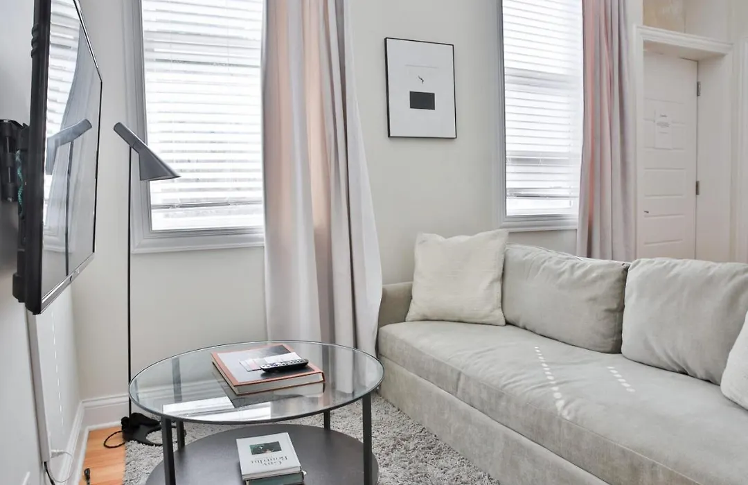 Frontdesk Updated West Town 2 Bedroom Apt With W&D-1