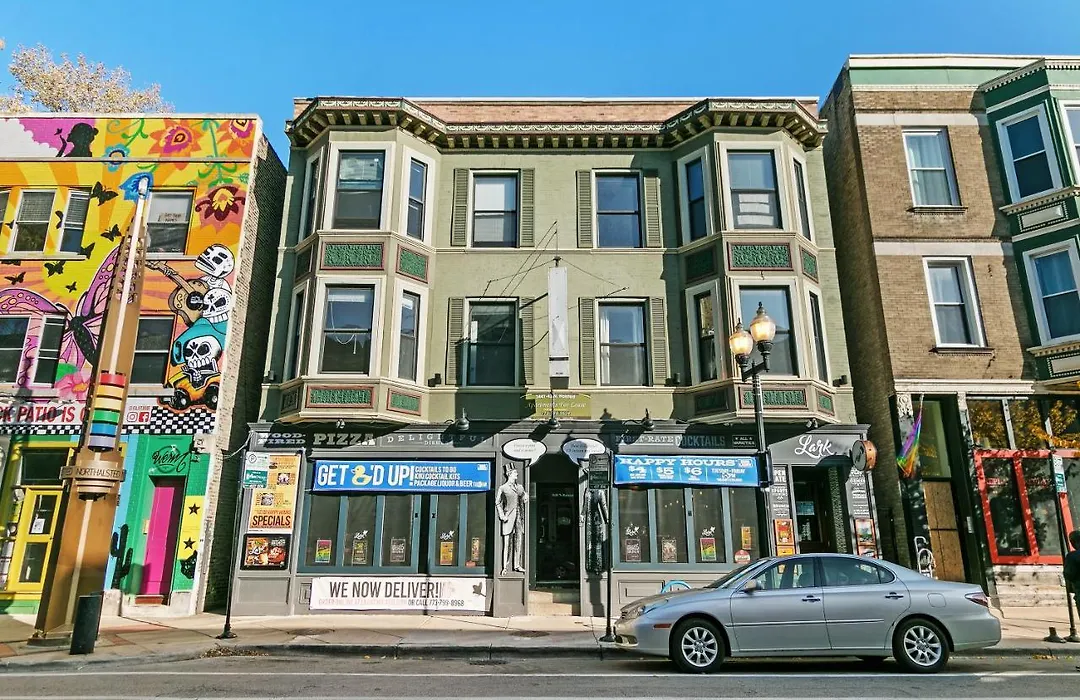 Stylish 2Br Pad With Up-To-Date Comforts - Halsted Rep-1