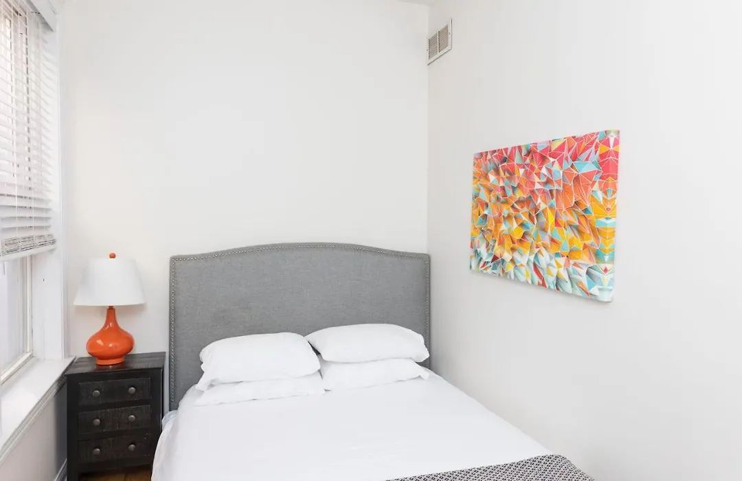 Updated Wicker Park 3Br With W&D By Zencity-1