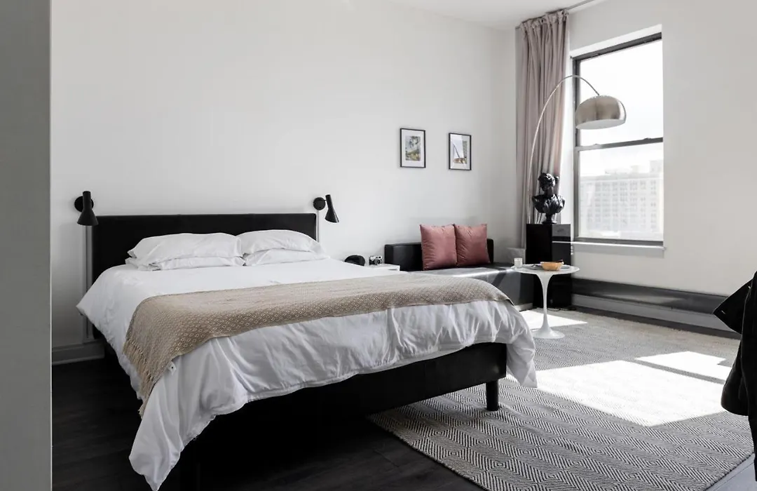 Frontdesk Chic 1 Bedroom Apt Near 57Th Street Beach-1
