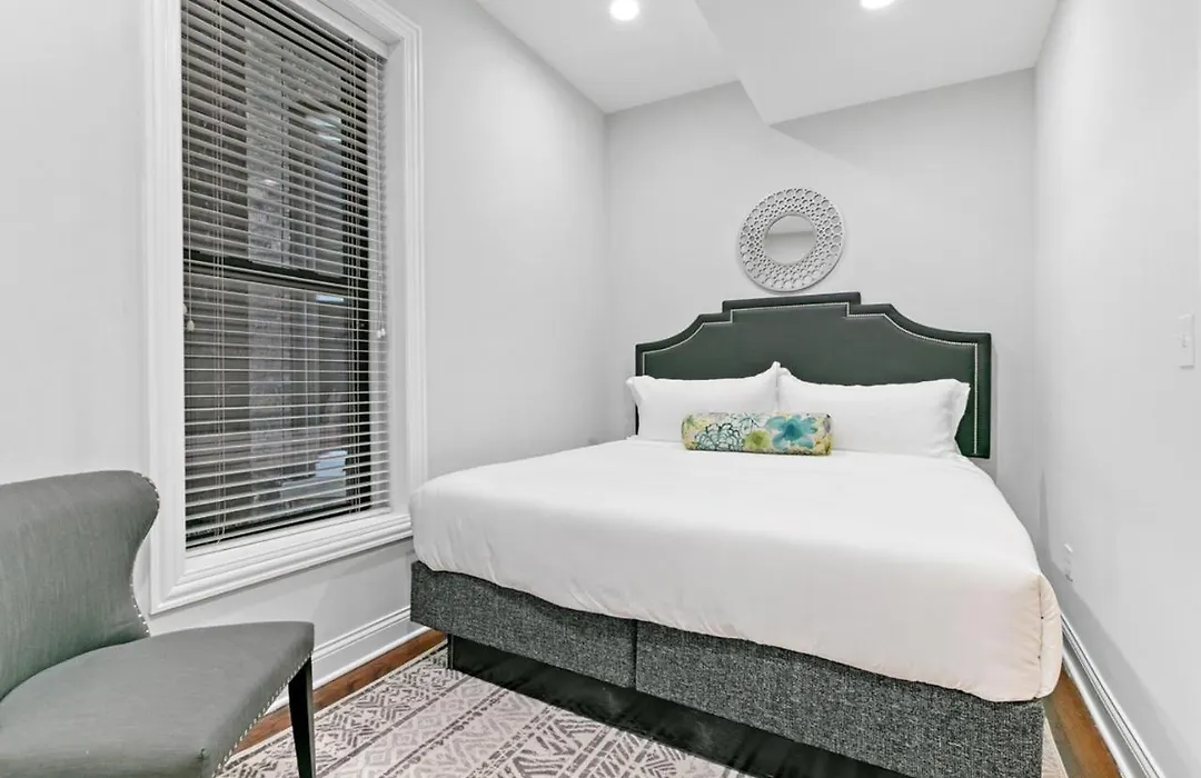 3Br Perfect Getaway Chicago Apartment - Newport 2-1