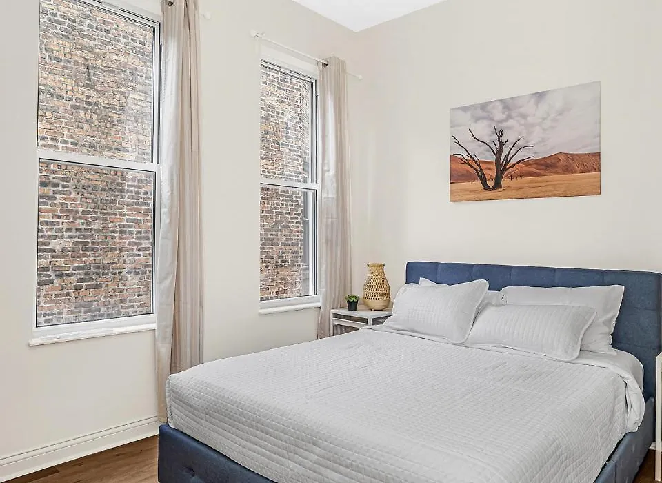 Spacious 5-Br Apt Next To Transit Free Parking-1