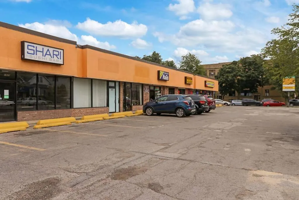 Quiet Spacious 2Br Apt Walk To Train, Near Shops - Wolcott 3-1