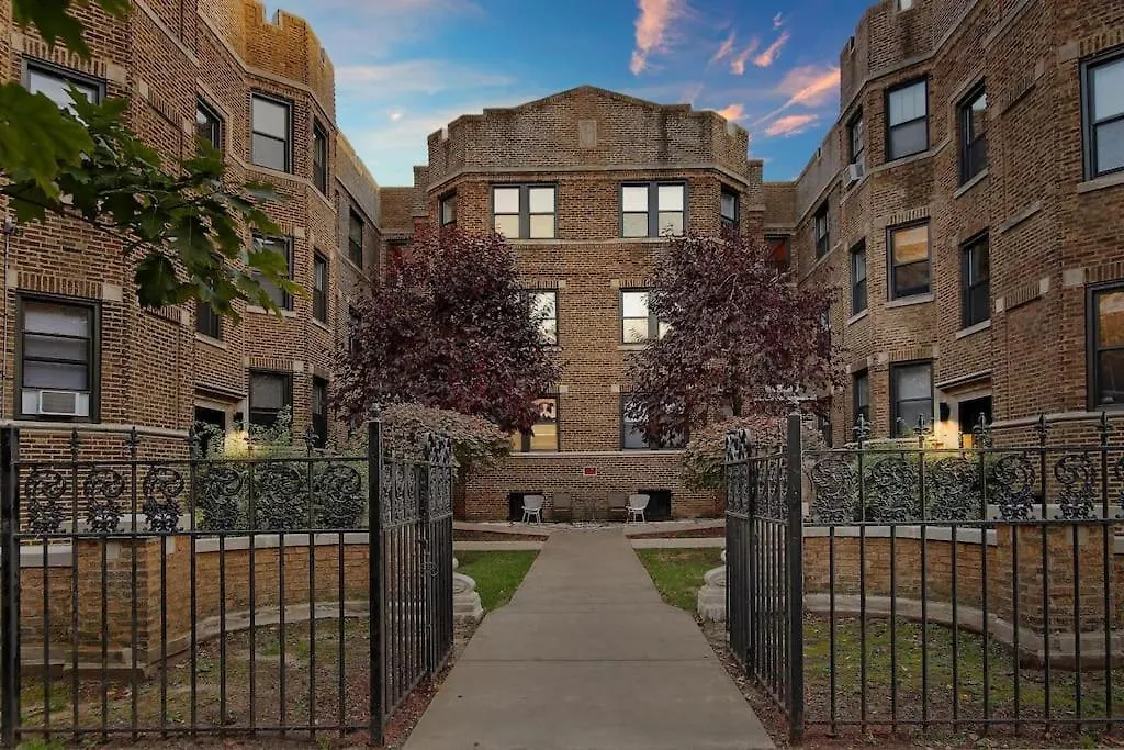 Front Garden 1Br Apt In Lakeview - Cornelia Gn-1
