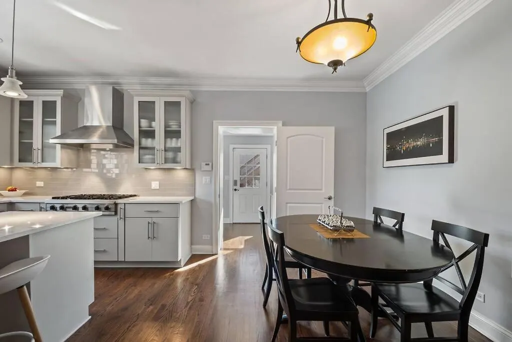 Luxe 5Br 5Ba Single-Family Home With Free Parking & Pet Friendly!-1
