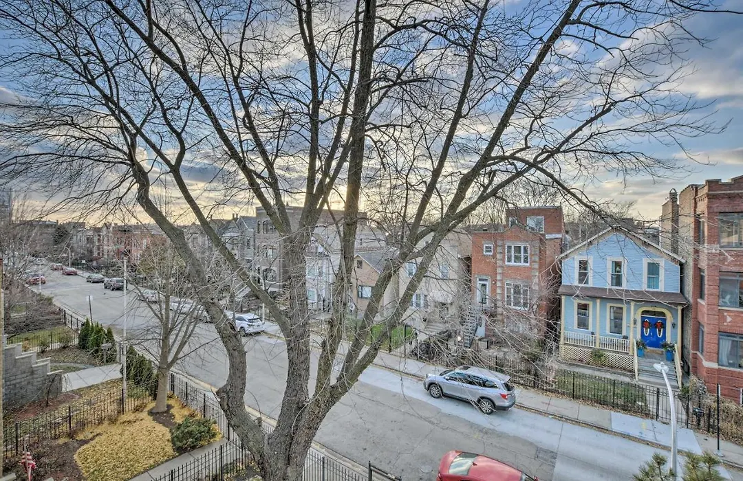 Chicago Condo With Balcony Walk To Cta Stations!-1