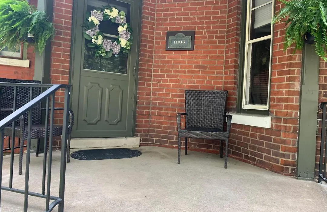 Large Executive Row House In Historic Pullman-1