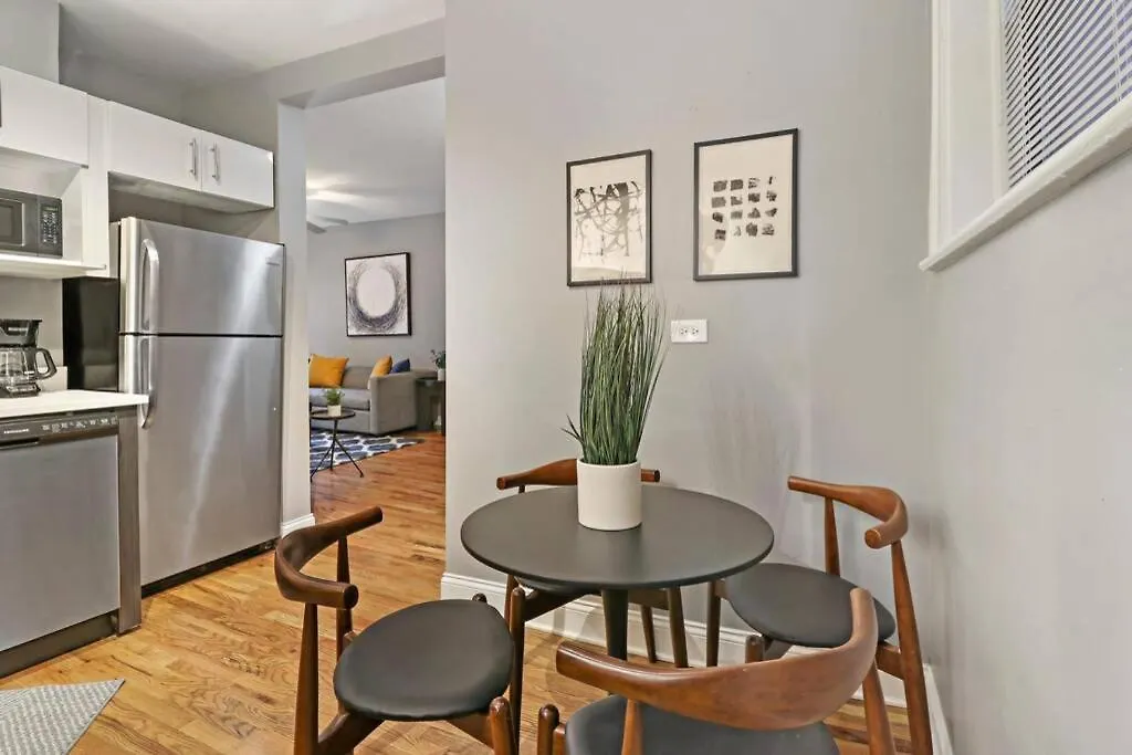 Center Of Boystown Near Parking & Supermarket 2Br-1