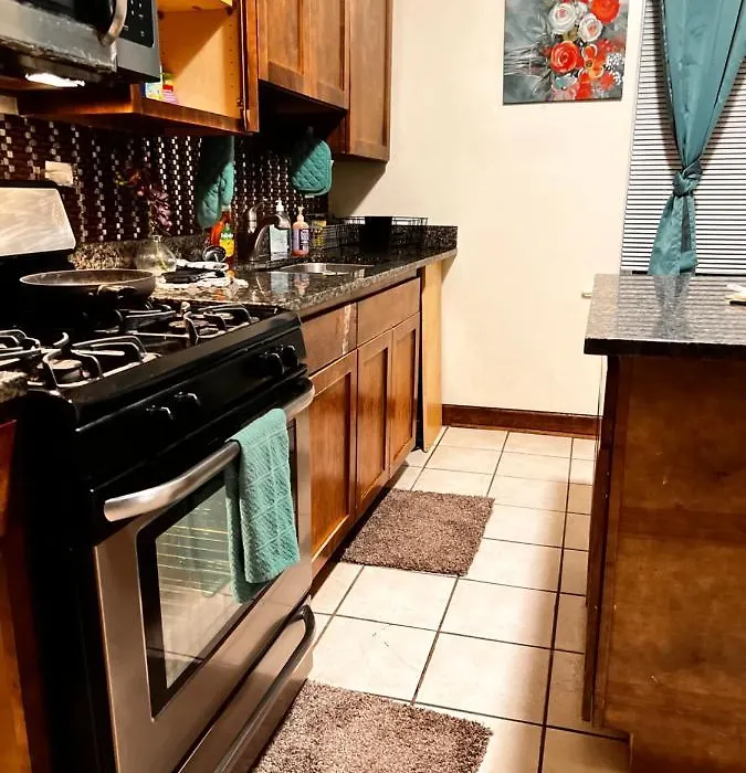 Clean, spacious, inexpensive queen BR-1