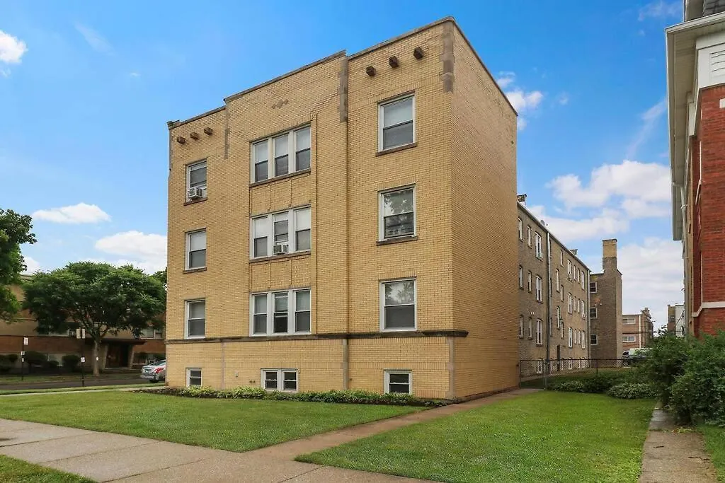2Br Alluring Apartment With Laundry - Cullom D3-1