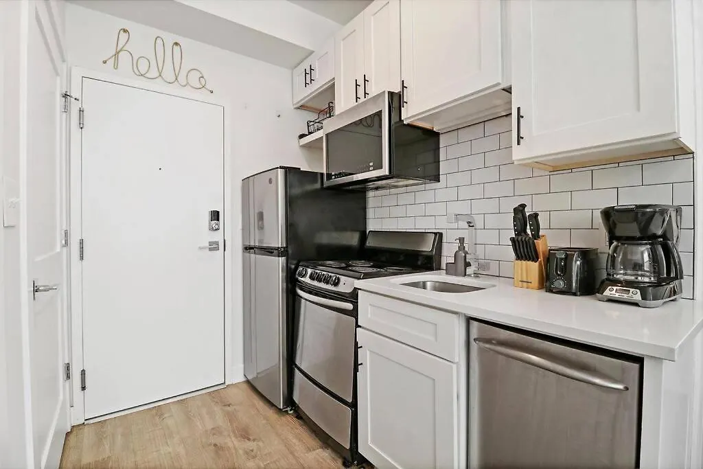 Nice & Comfy Studio Apt Close To Shops & Dining - Montrose 210 & 212-1