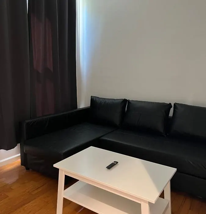 Adorable 2 Bedroom Apartment With Free Street Parking-1