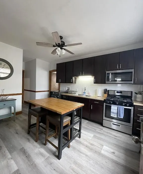 The Karlov. Gorgeous ,Spacious 2Bd/ 1Ba W/ Parking-1