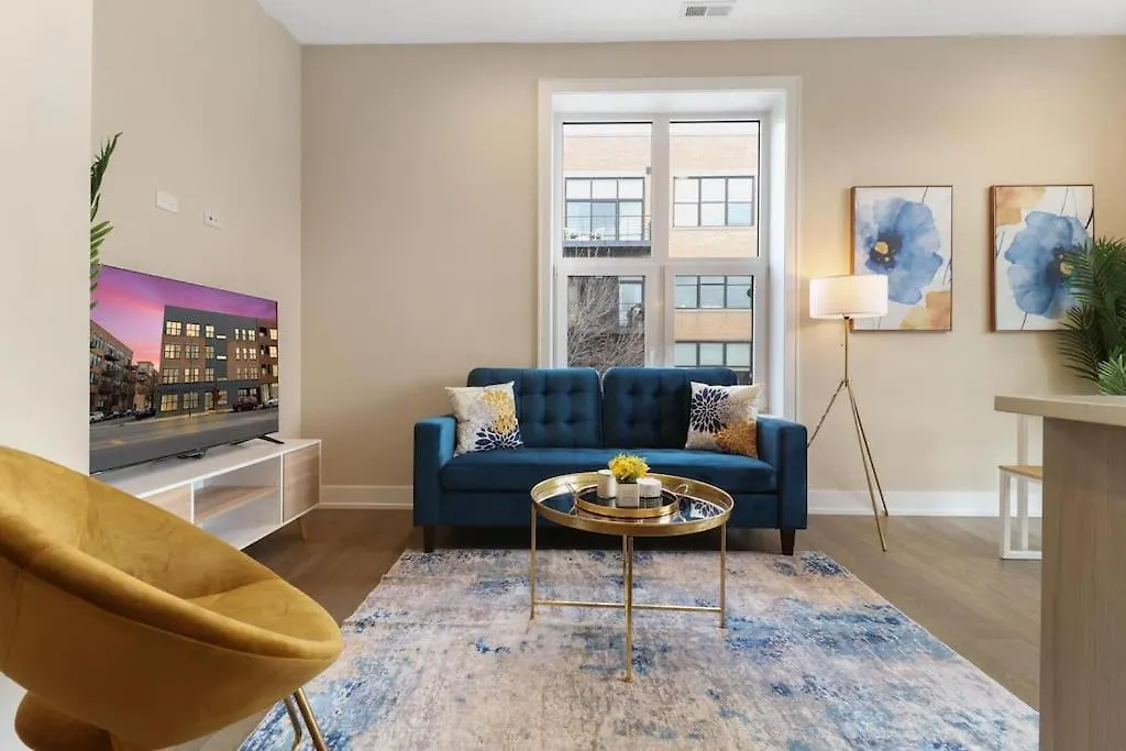 Chic Bucktown 2Br Apt With In-Unit Laundry - Western Rep-1