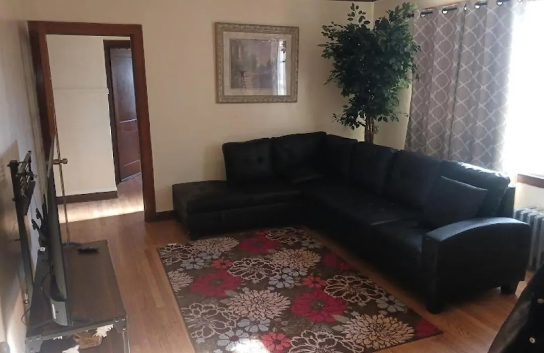 South Chicago Community Immersion In 2 Bedroom Apartment-1