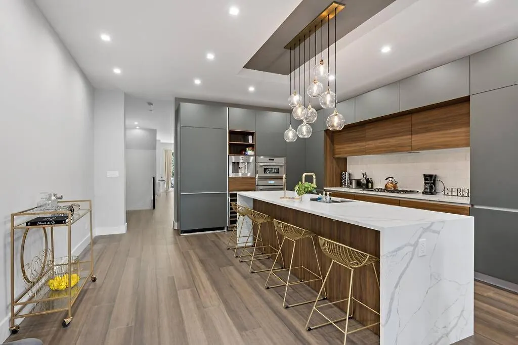 Spacious 4 Bedroom Condo-1