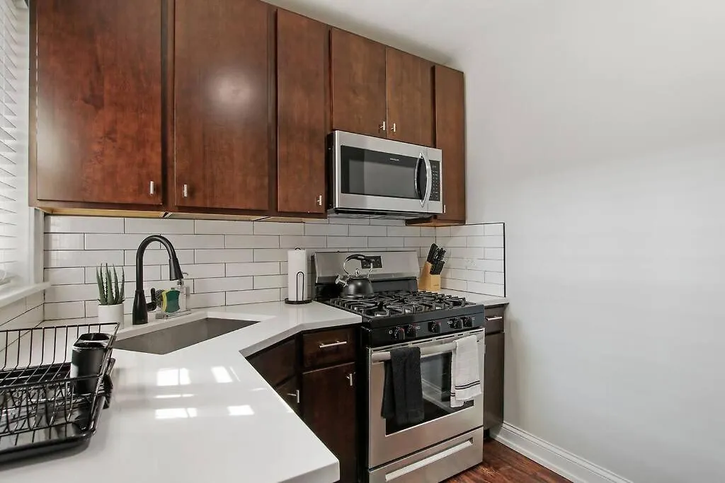 Pleasant 2Br Apt With Furnished Kitchen - Troy 2-1