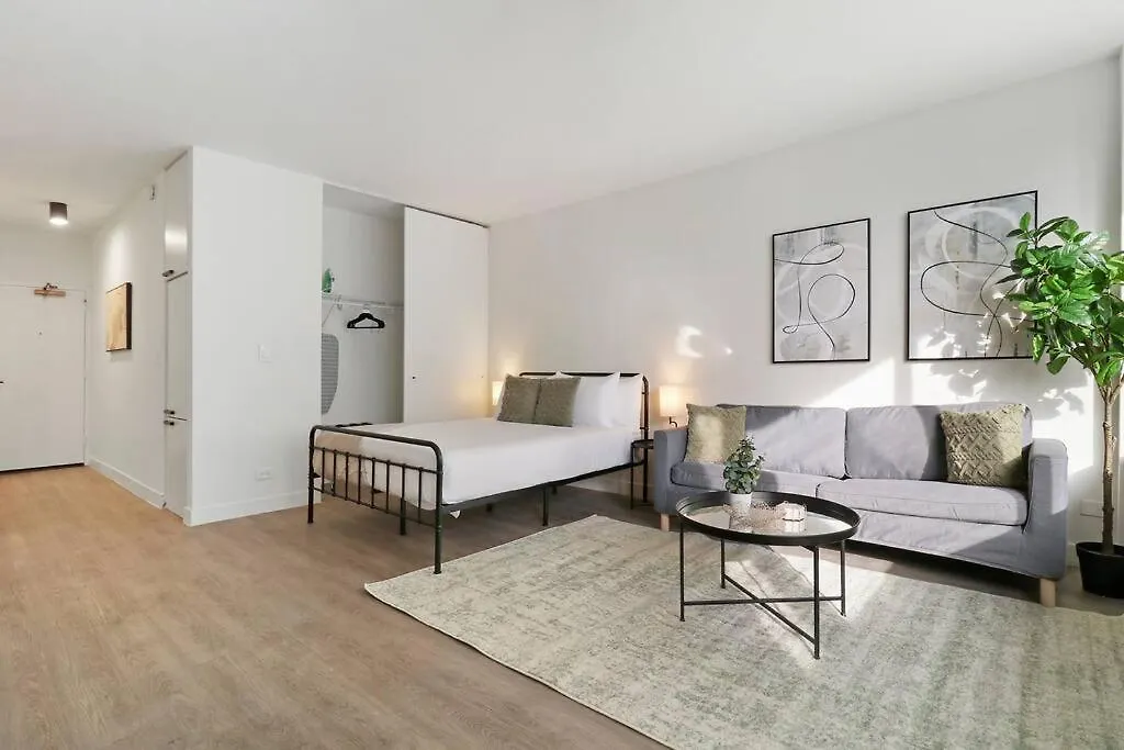 Refined Studio Apartment With In-Unit Laundry - Chestnut 17F-1