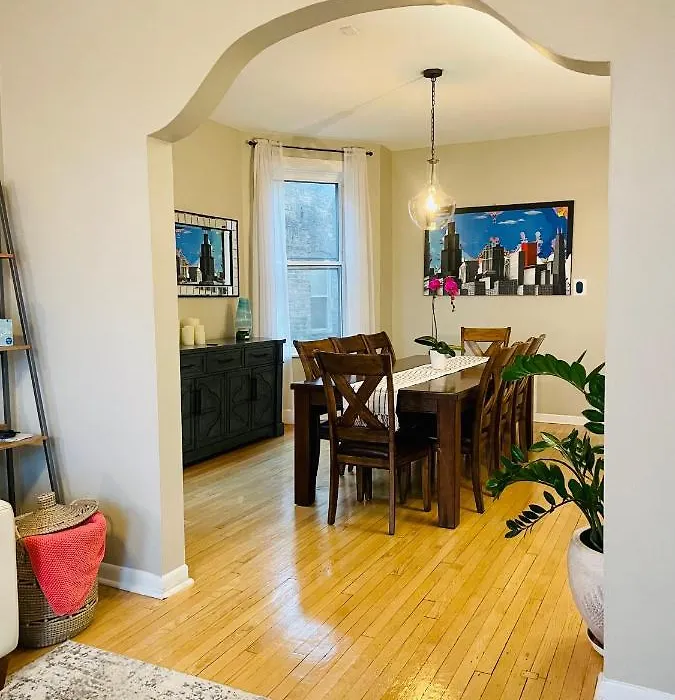 Sunny, Spacious, 3Br 1Ba Davlin Inn Chicago-1