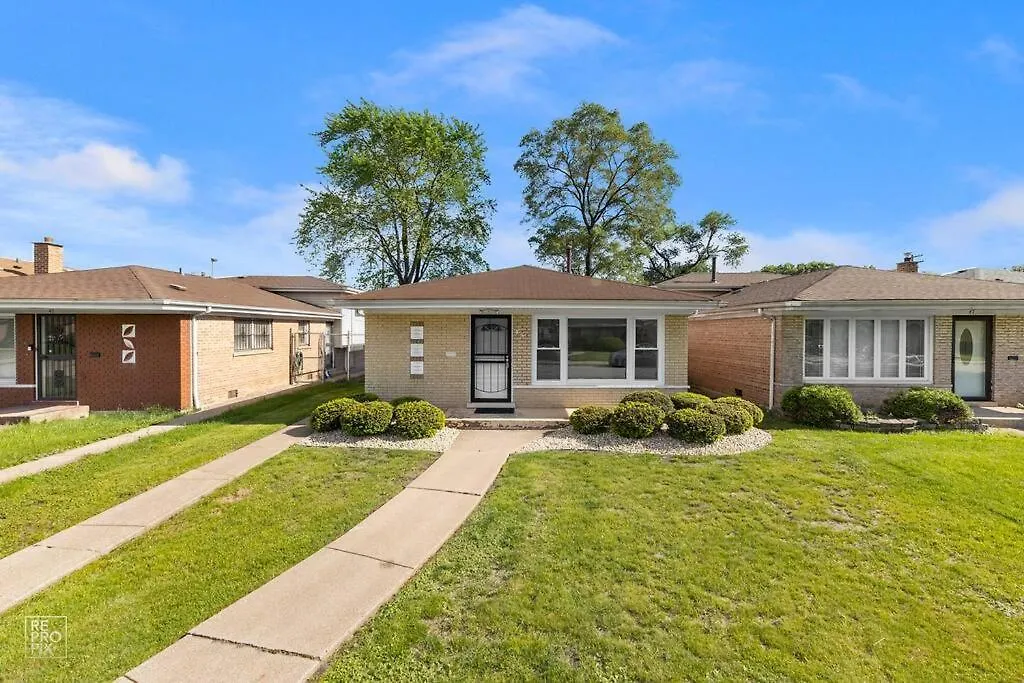 Gorgeous, Updated, Split Level Single Family Home-1