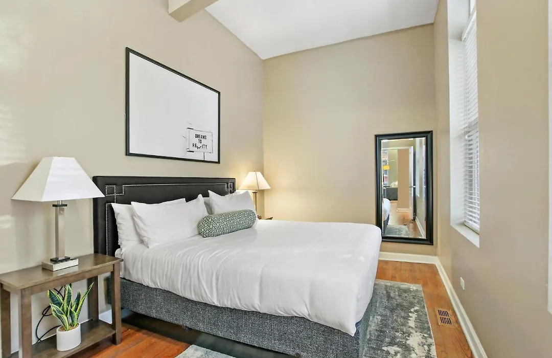 Splendid 4Br Apt Close To Bars & Restaurants - Damen 1R-1