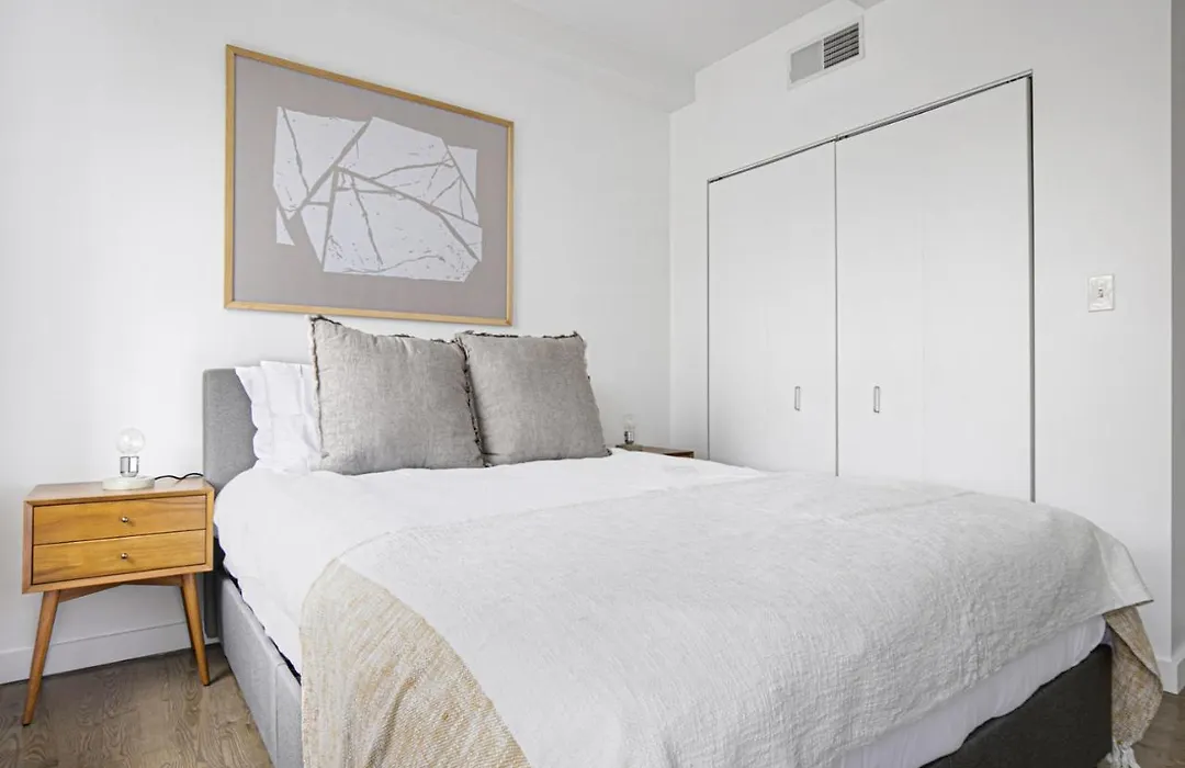 W Loop 1Br Nr Loop Restaurant Row Nr L Chi-404-1