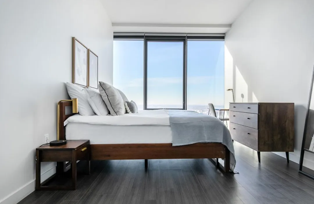 S Loop 3Br W Pool Gym Nr Grant Park Chi-354-1