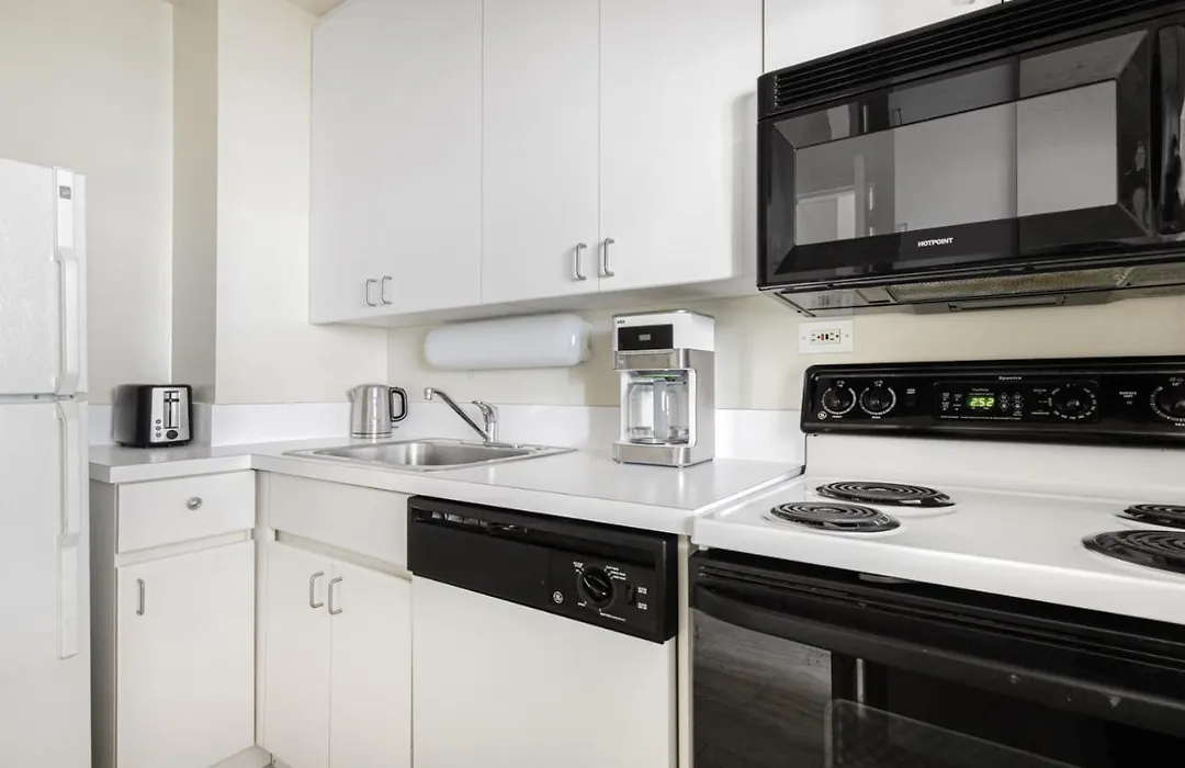 Lakeview Studio W Rooftop Pool Nr Wrigley Field Chi-376-1