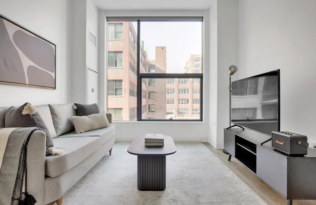 W Loop Studio W Gym Pool In Heart Of Greektown Chi-564-1