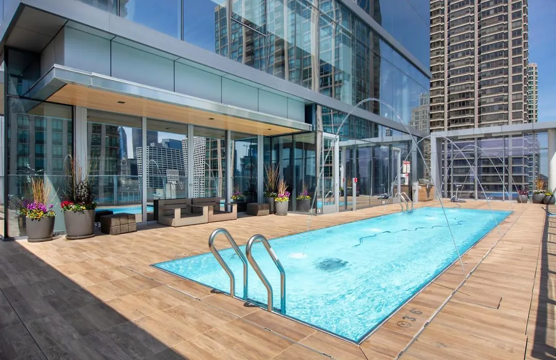 River N 1Br W Gym Wd Nr Mag Mile By Bluegound Chi-127-1