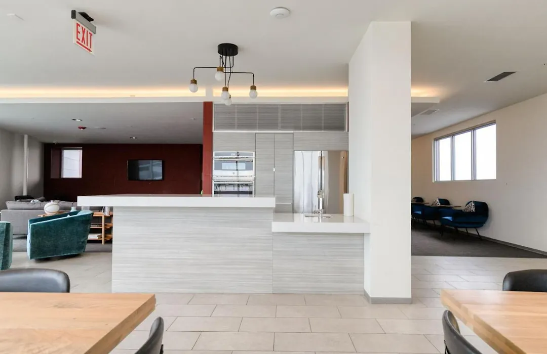 Bucktown 1Br W Lounge Roof Gym Nr L Chi-840 Apartment-1