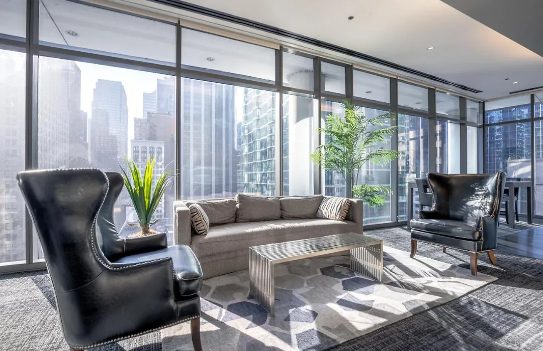 Loop Studio W Pool Gym Lounge Nr Riverwalk Chi-633-1