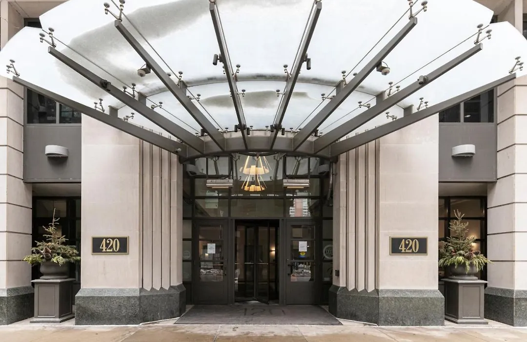 Streeterville 1Br W Pool Deck Nr Beach Park Chi-585-1