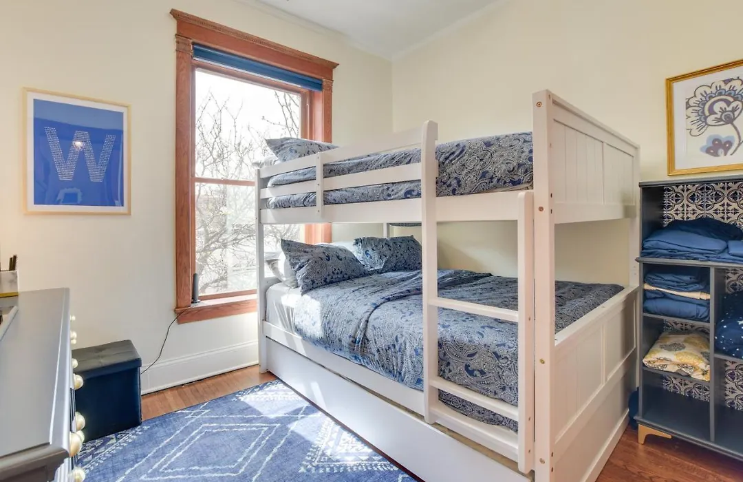 Chic Chicago Apartment About 1 Mi To Wrigley Field!-1