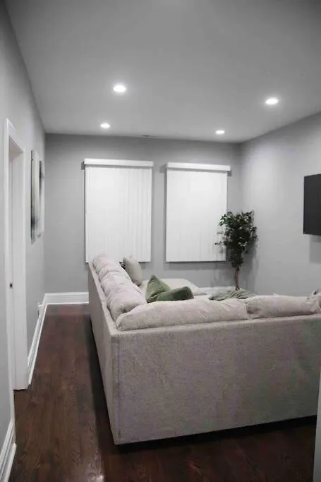 Upscale Apartment Westside Of Chicago-1