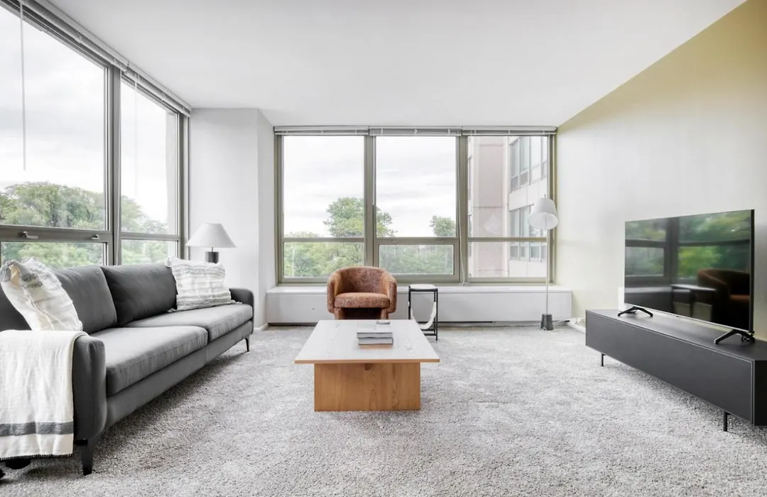 Lakeview 2Br W Deck Pool Gym Nr Lincoln Park Chi-716-1
