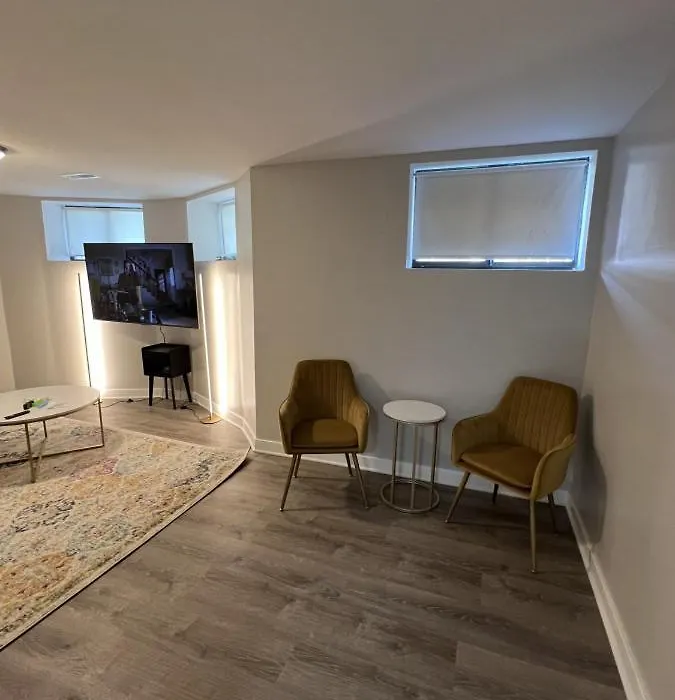 Modern 3 Bedroom Close To Downtown Chicago-1