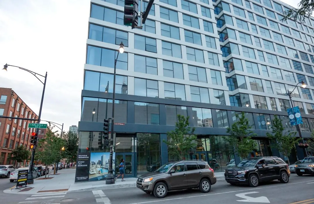 W Loop 2Br W Gym Pool In Heart Of Greektown Chi-561-1
