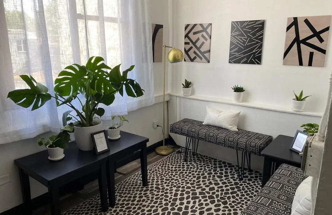 Foxy Flat-1