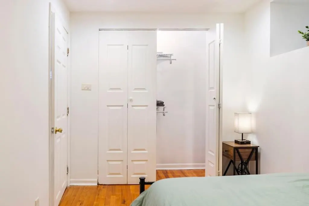 Cozy 2Br/2Ba Near Downtown-Chi-1